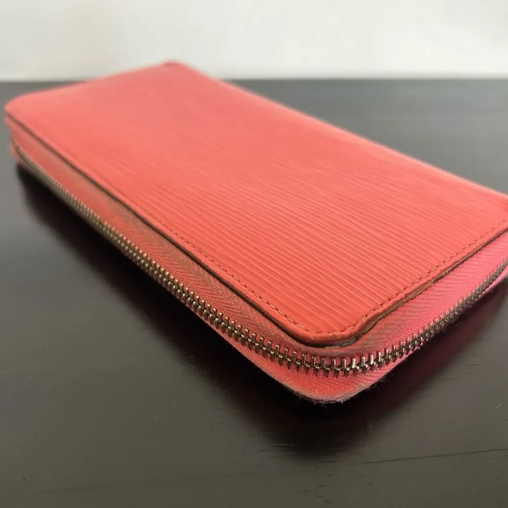 AUTH LOUIS VUITTON EPI WALLET- RARE COLOR!!!!!